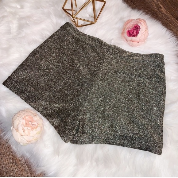 Adorable gold glitter forever 21 shorts - Picture 2 of 3